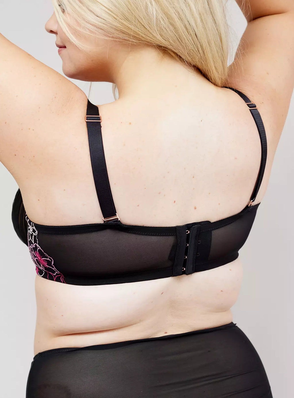  OOLA LINGERIE Embroidery Balcony Bra46FF