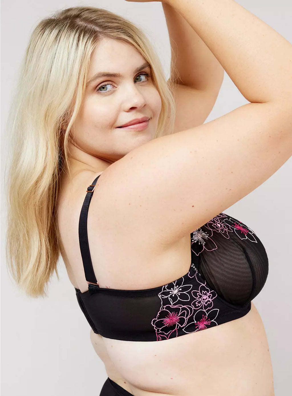  OOLA LINGERIE Embroidery Balcony Bra46FF