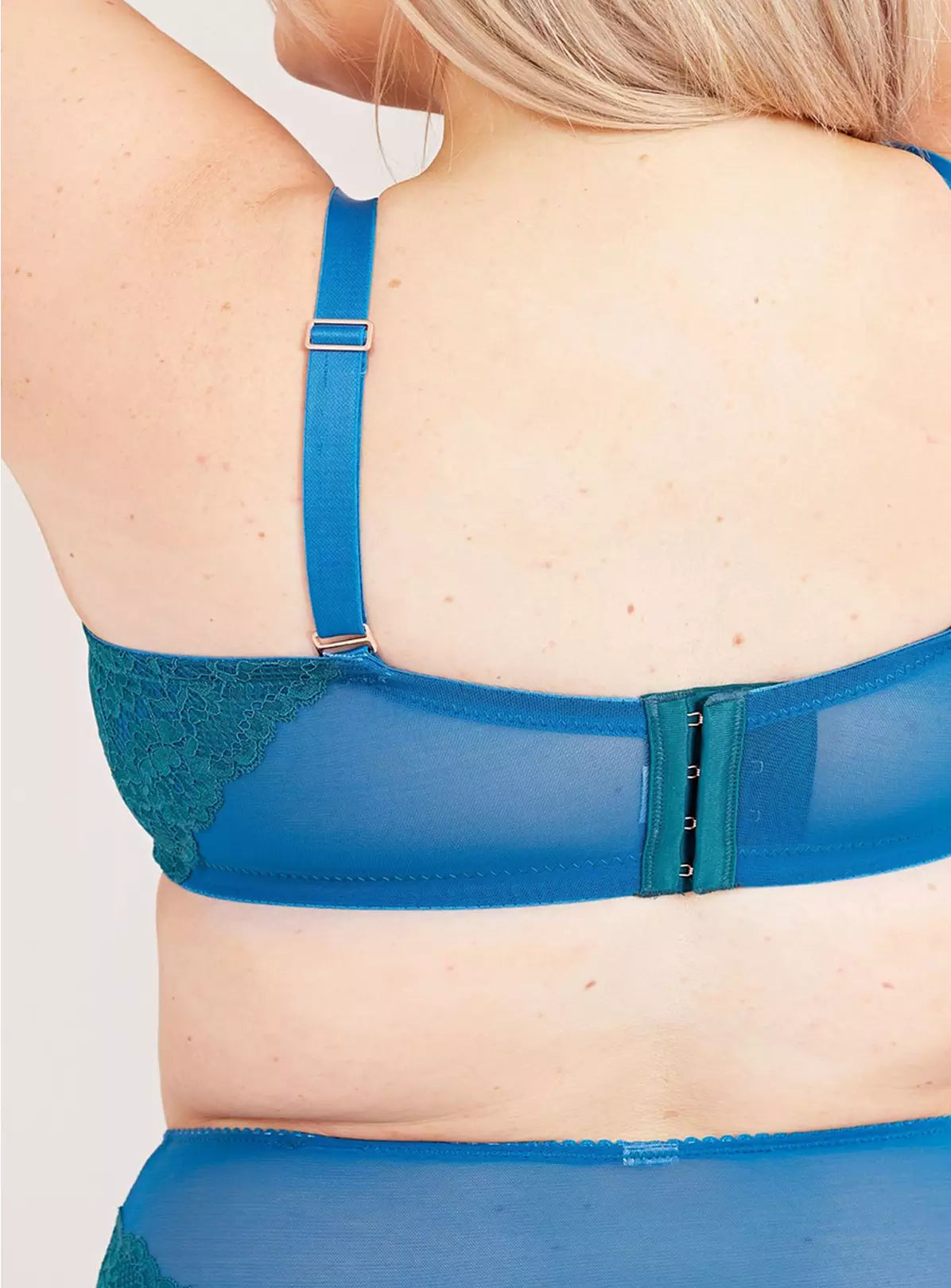  OOLA LINGERIE Tonal Lace Padded Plunge Bra 42F