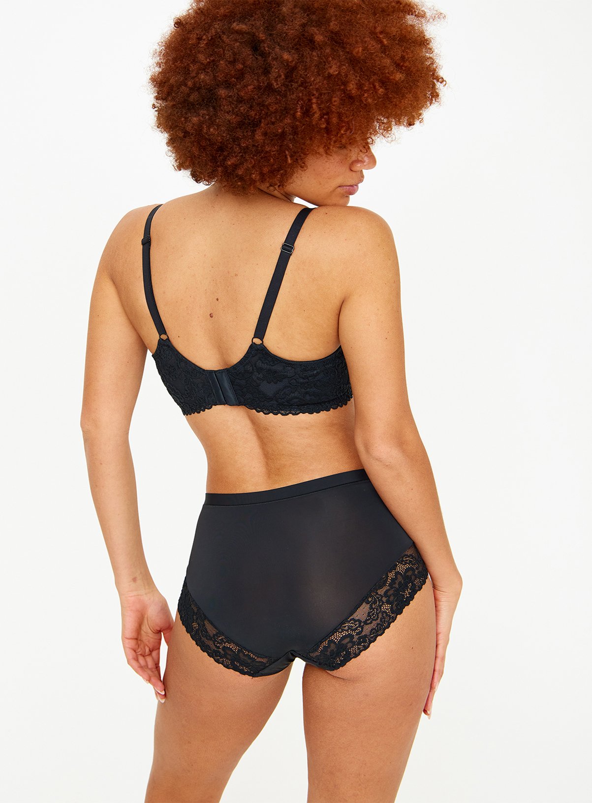 DD+ Black Dual Moulded Lace Padded Bra 40F